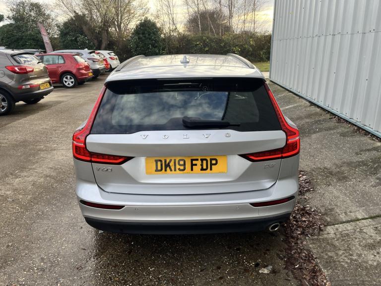 VOLVO V60 2.0 Momentum Plus D3 Silver Manual Diesel 2019