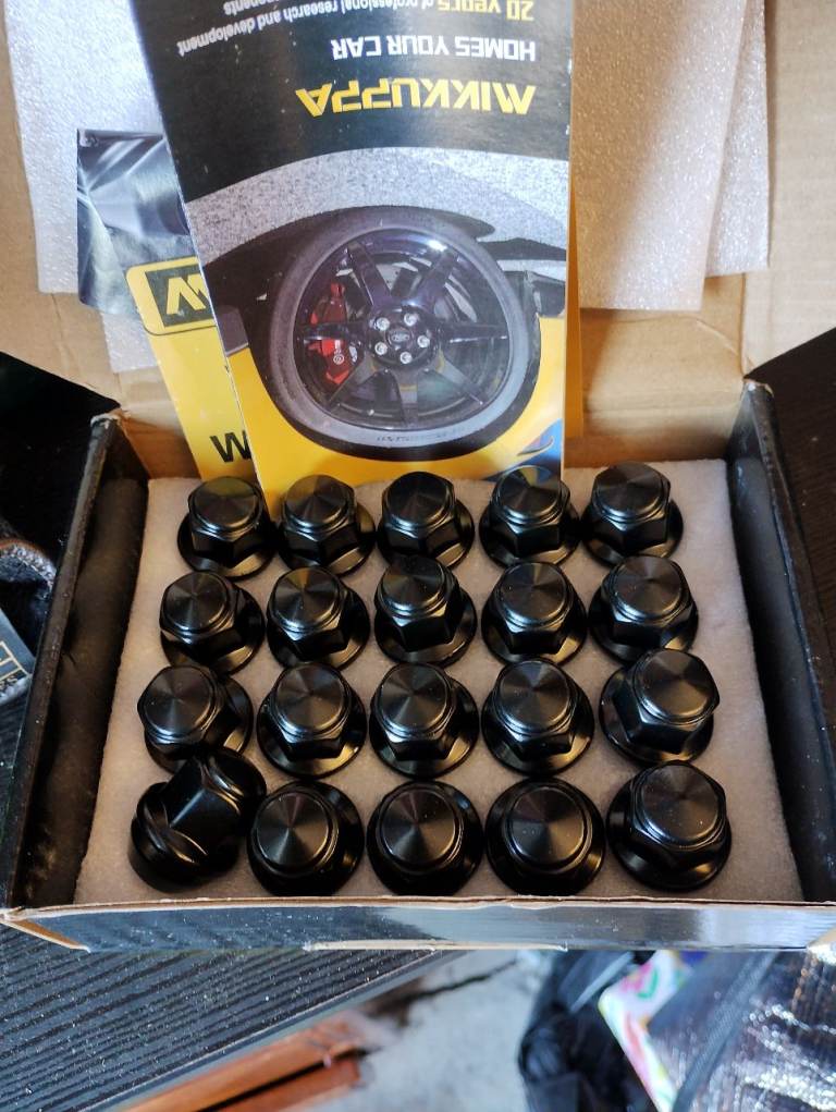 New black wheel nuts