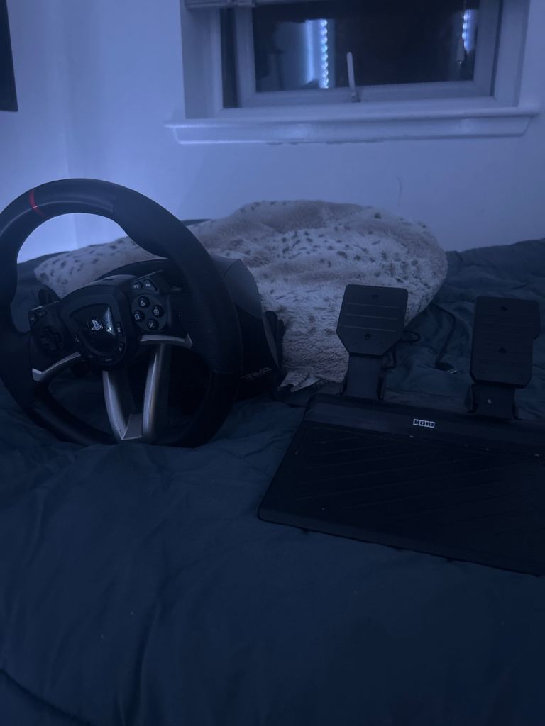 HORI Racing Wheel Apex (PS5/PS4/PC) – Good Condition