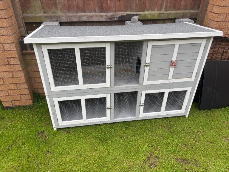 FREE Rabbit hutch 