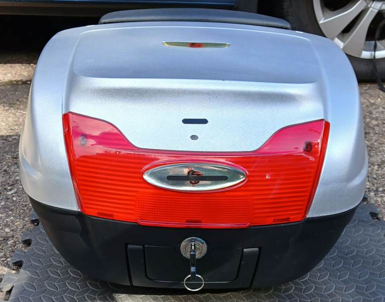 Topbox with base plate