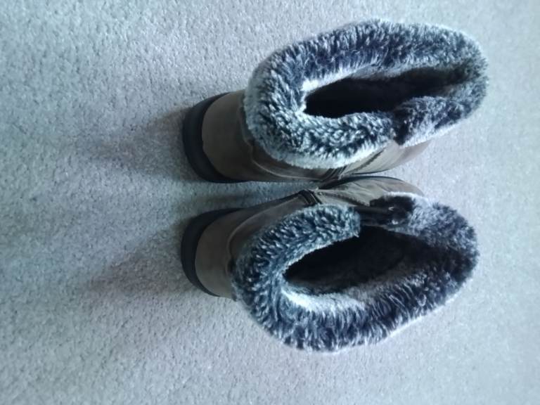 Cotton Traders boots - faux fur lined.  Good condition.  Size 7