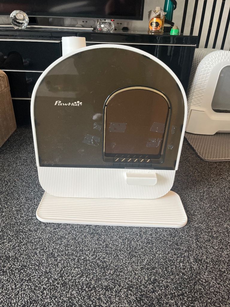 Cat litter box new