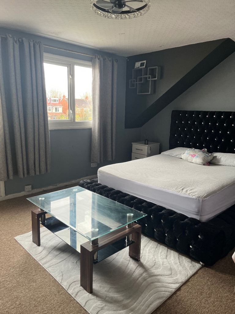 One double room to rent