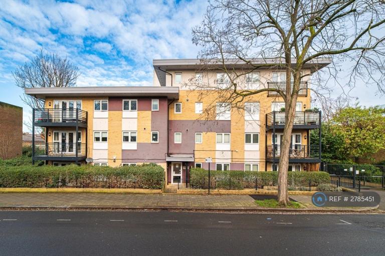 2 bedroom flat in Rodenhurst Road, London, SW4 (2 bed) (#2785451)