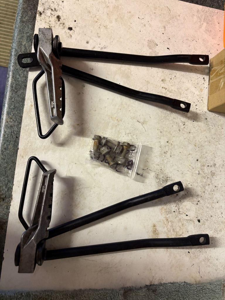 Aprilia rs4 125 pillion footpegs