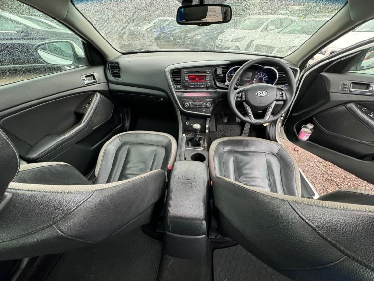 2012 Kia Optima 1.7 CRDi 2 Luxe 4dr Pan Roof Loaded* SALOON Diesel Manual