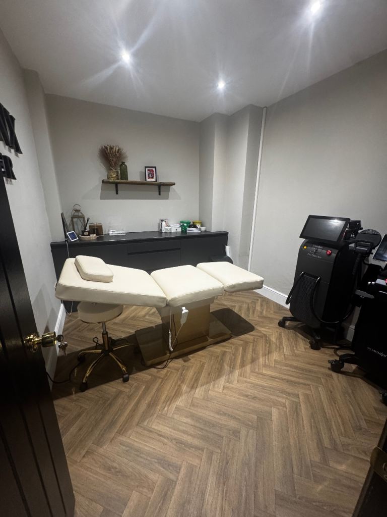 Beauty rooms to rent Waterloo and Crosby 