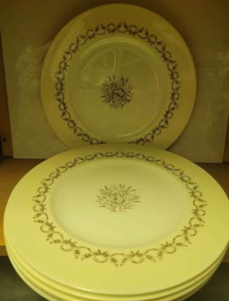 WEDGWOOD SANDRINGHAM PATTERN 27CM DINNER PLATES X 6   1940s PERFECT CONDITION (M)
