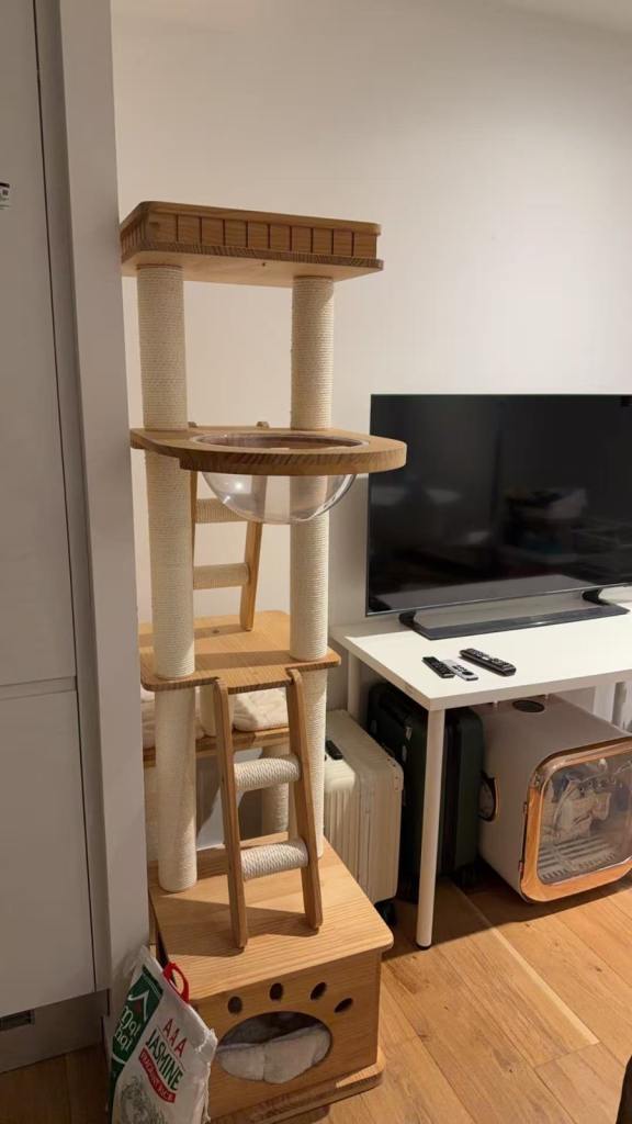 Large Wooden Cat Tree / Cat Tower with Scratching Posts & Clear Bowl