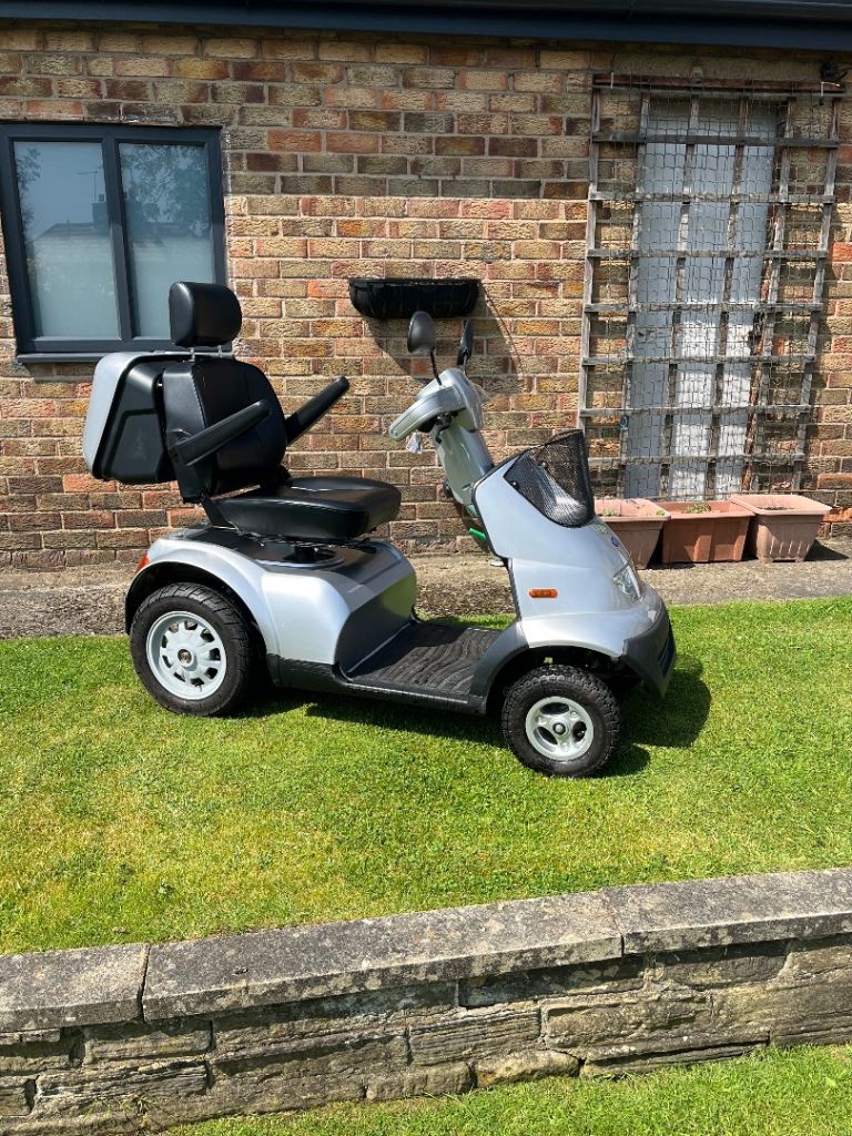 TGA 4-Wheel Mobility Scooter Silver/Black 