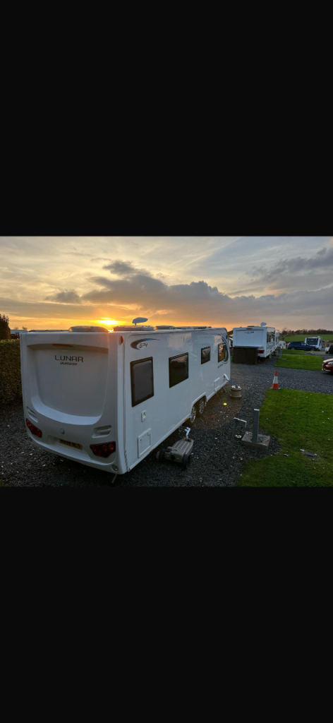 Twin axel immaculate Luna caravan tourer 