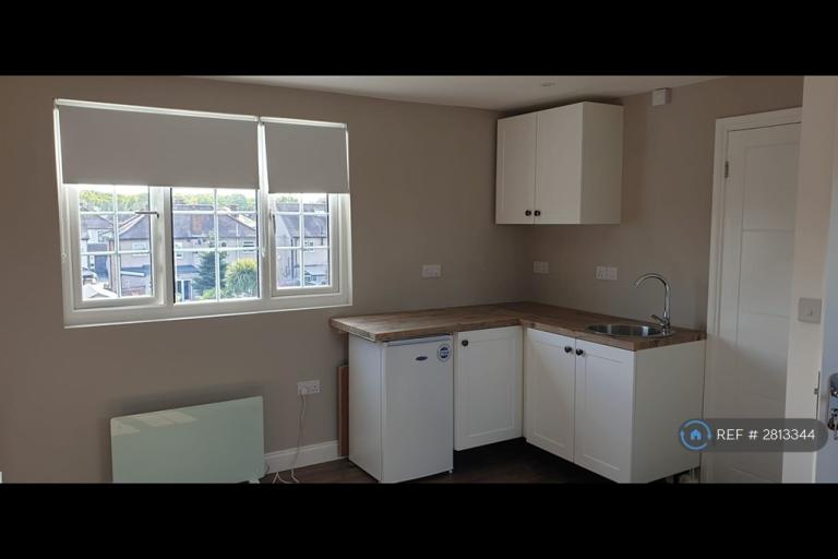 Studio flat in Hayes, Hayes, UB4 (#2813344)