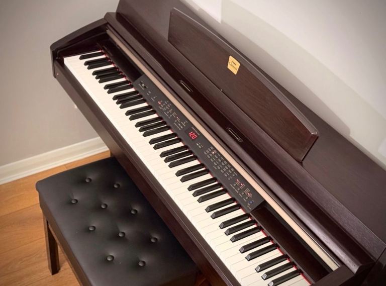 Yamaha CLP-240 Clavinova Digital Piano | 88-Key Weighted | Golden Era £4,000+ Model