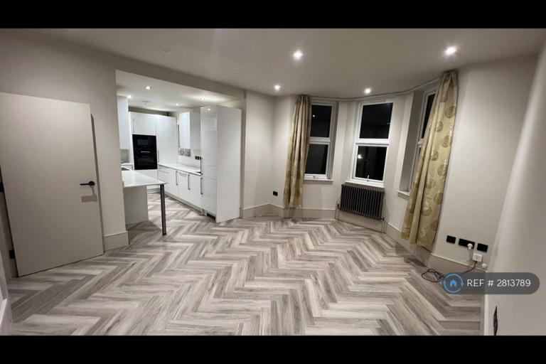 2 bedroom flat in Therapia Road, London, SE22 (2 bed) (#2813789)