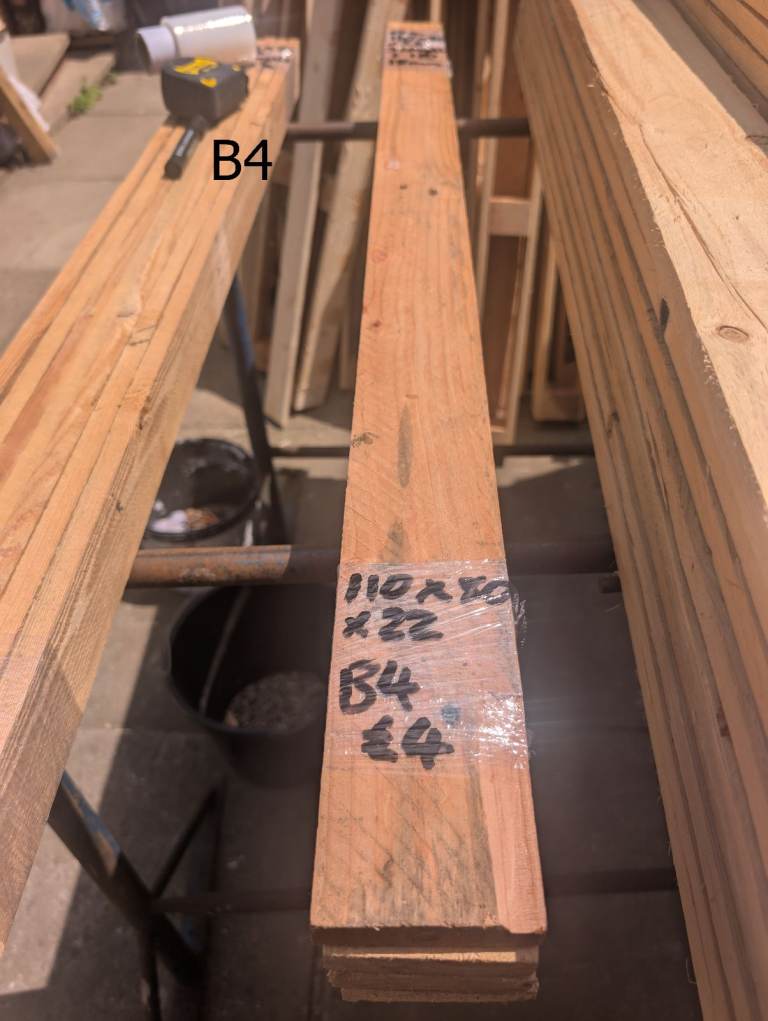 4 Lengths Reclaimed De-nailed Pallet Wood Timber 3@ 1100 x 80 x 22mm & 1@ 1100 x 80 x 18mm Delivery
