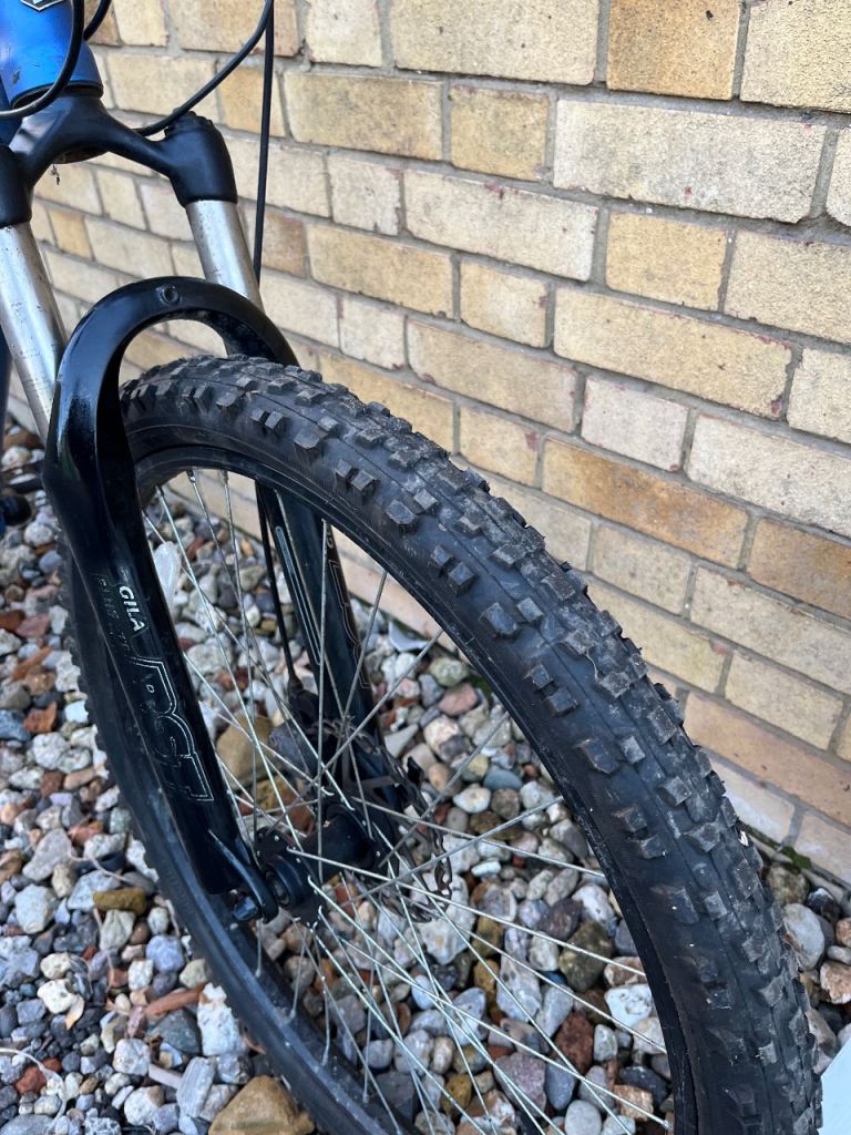 GT Chucker Medium Mountain Bike *FULLY SERVICED* New Tyres Disc Brakes