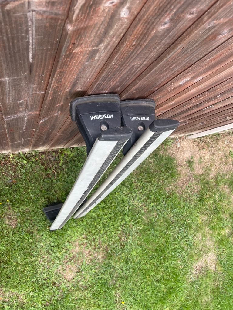 Genuine Mitsubishi l200 roof bars