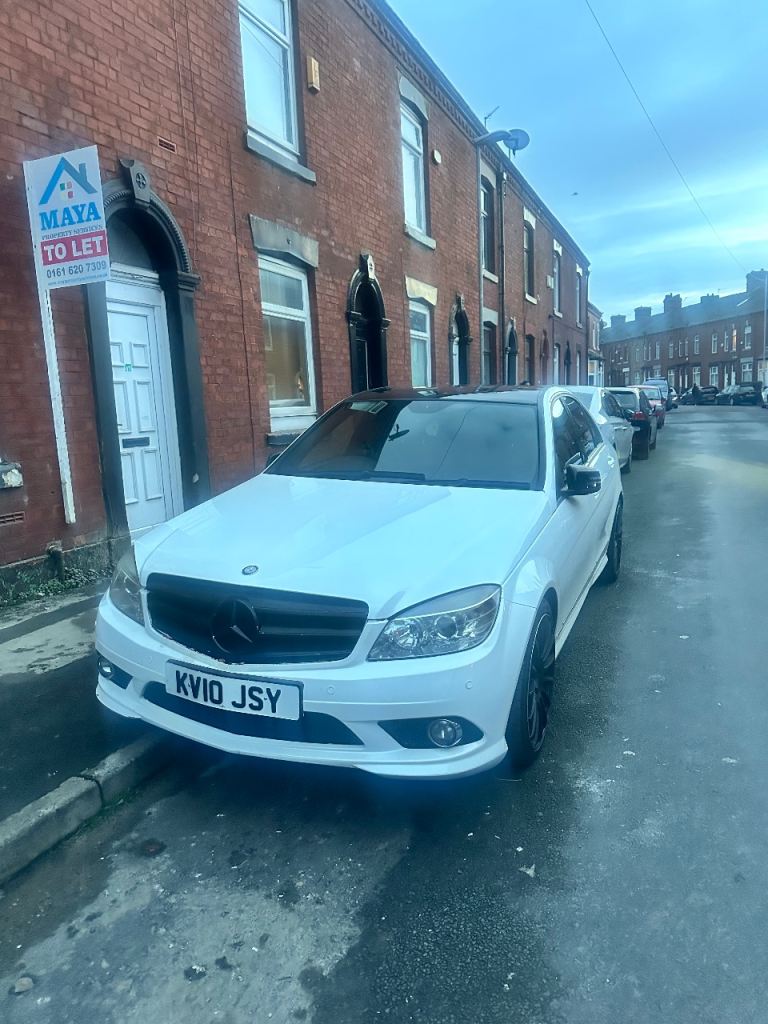 Mercedes Benz C250 AMG 2010 - White - Saloon High Specification 