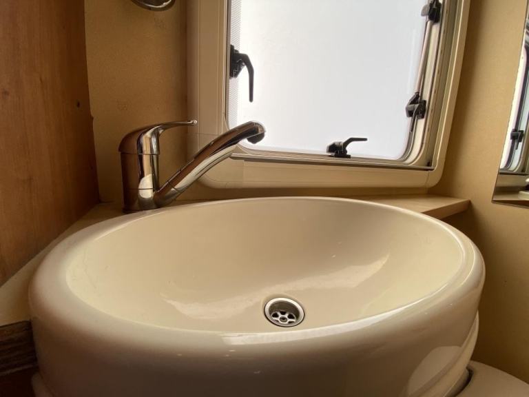 2006 (06) BESSACARR E720 2 BERTH MOTORHOME