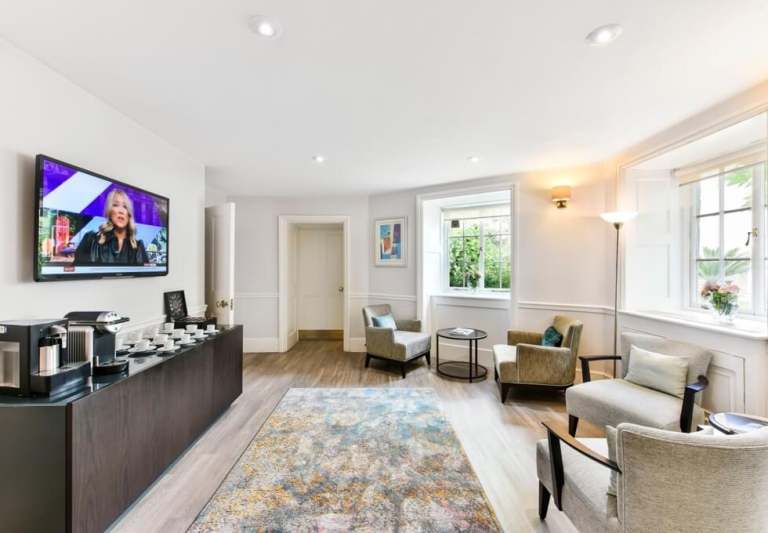 Private Offices For Rent in Mayfair - Spaces For 2 to 45 Desks