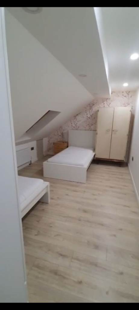 An Indian Family have 2 double rooms to let in a quiet residential area in kingsbury NW9