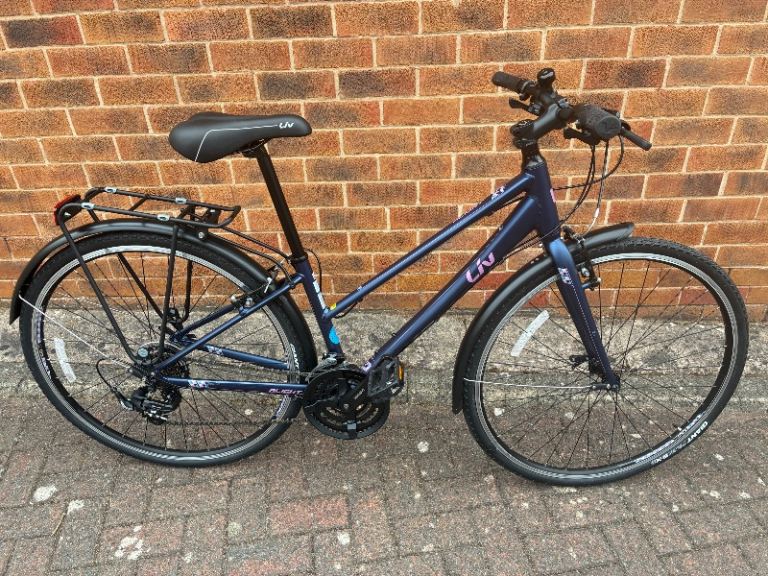 As Brand New Beautiful Ladies LIV ALIGHT 3 HYBRID BIKE 