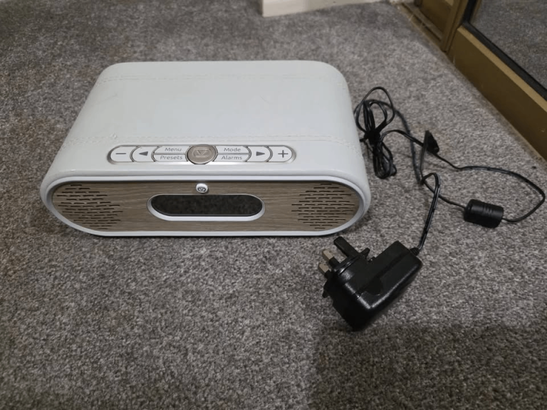 VQ Rosie-Lee DAB+ Digital and FM Radio, with Bluetooth, Stereo Speakers, USB Charger, Alarm Clock