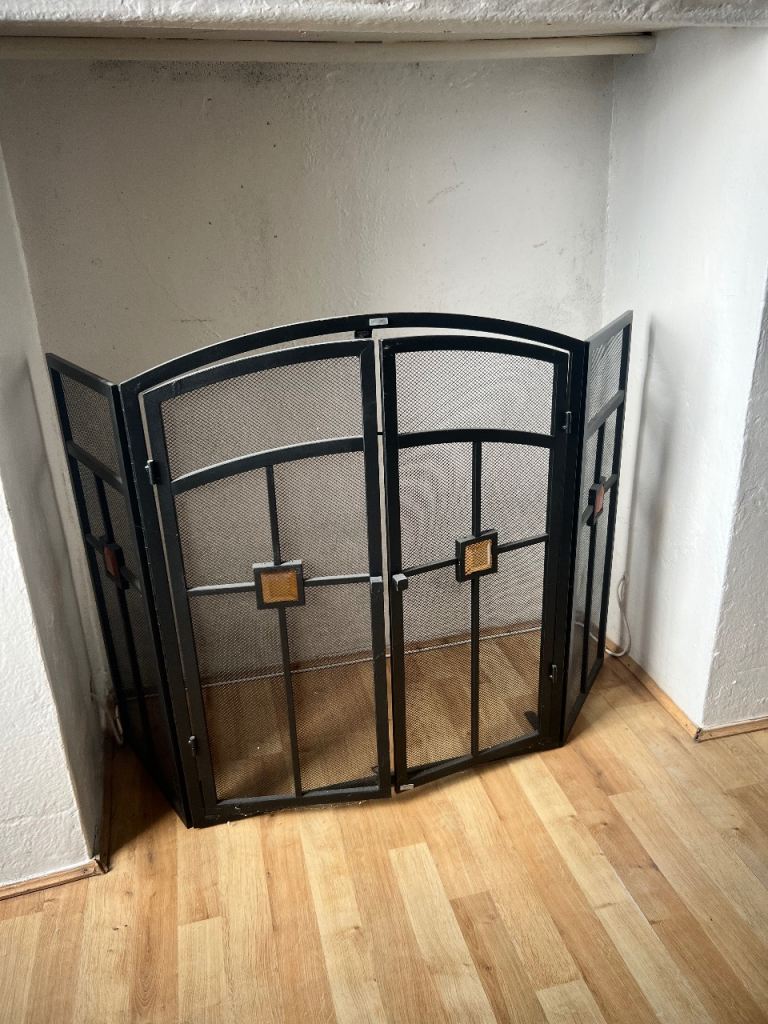 Fire place guard 