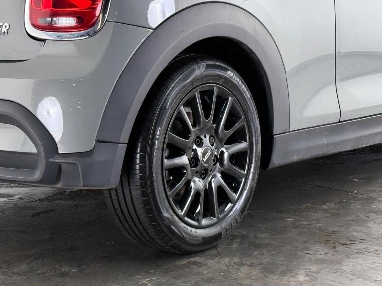 2021 MINI Hatch 1.5 Cooper Classic Euro 6 (s/s) 3dr HATCHBACK Petrol Manual