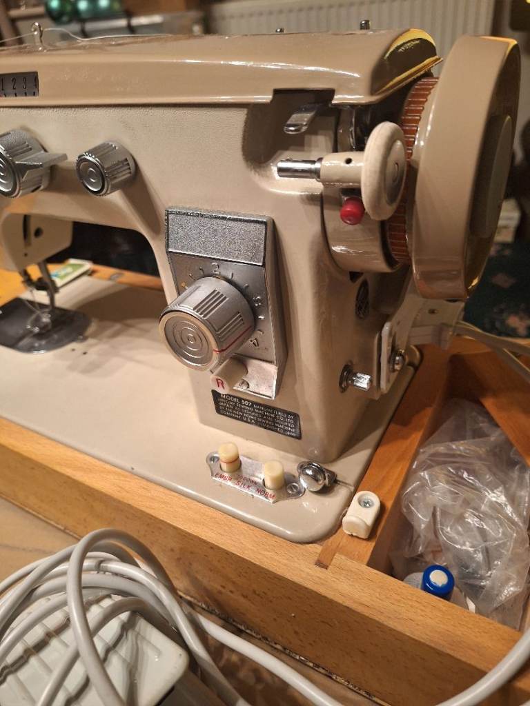 New home sawing machine 