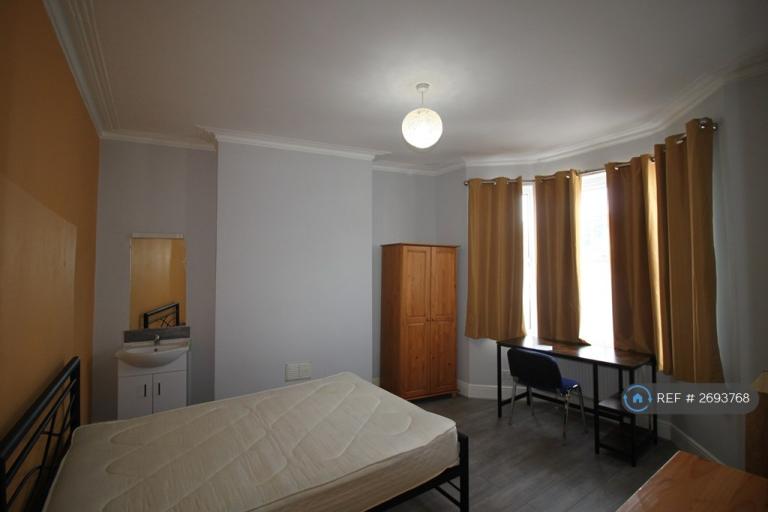 8 bedroom house in Livingstone Road, Southampton, SO14 (8 bed) (#2693768)