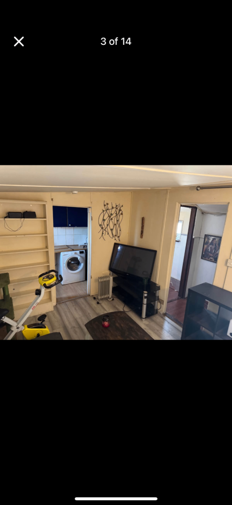 Studio flat charlwood 