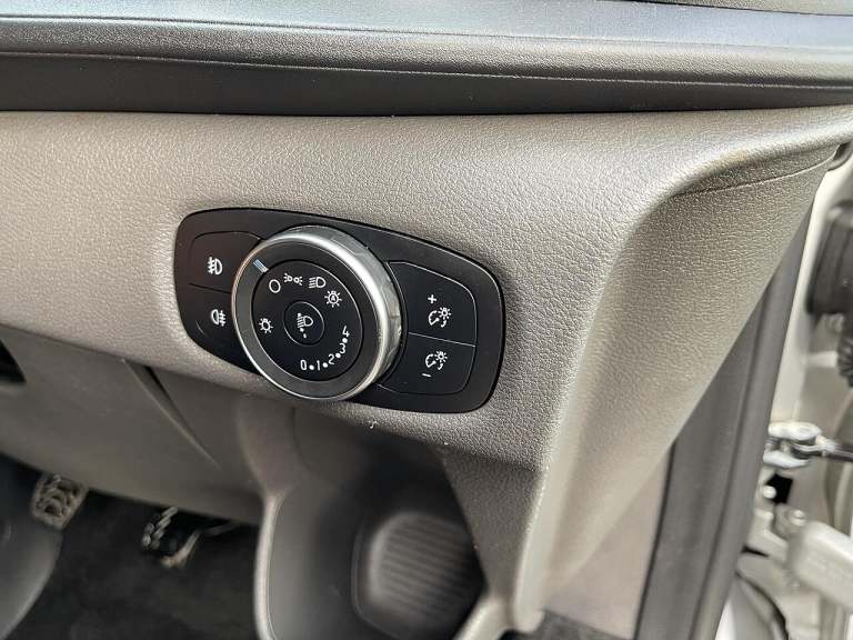 2022 Ford Transit Custom 2.0 320 EcoBlue Limited Crew Van L2 H1 Euro 6 (s/s) 5dr (6 Seat) PANEL V...