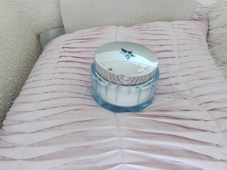 Body Shimmering Loose Powder Angel Innocent 75gm Unused (Rare Find)