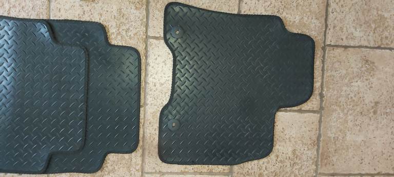 Hyunday Tucson  rubber matts *PRICE DROP*