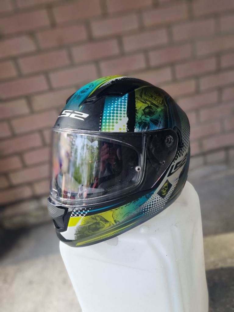 Motorcycle helmet 