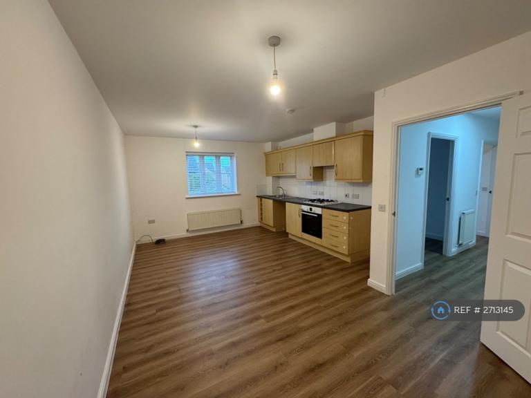 2 bedroom flat in Chequers Close, Corby, NN18 (2 bed) (#2713145)