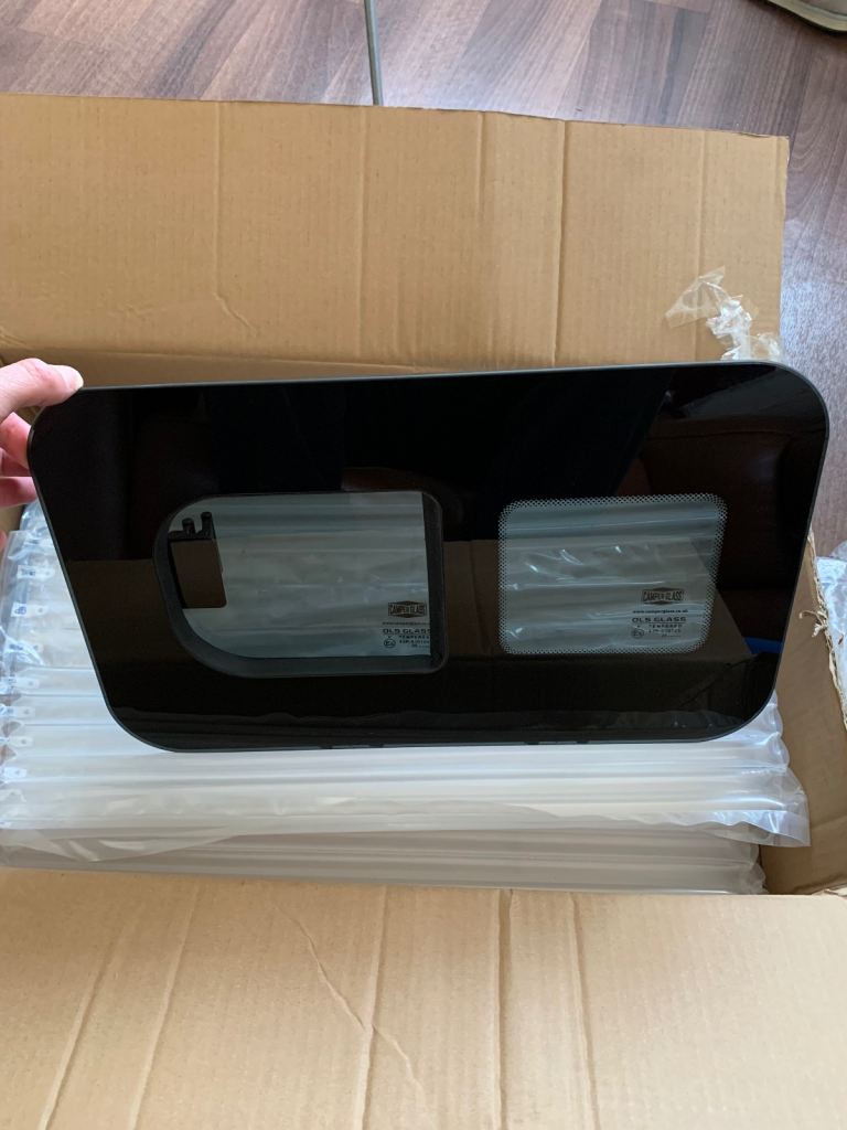 Universal van / camper van slide opening window