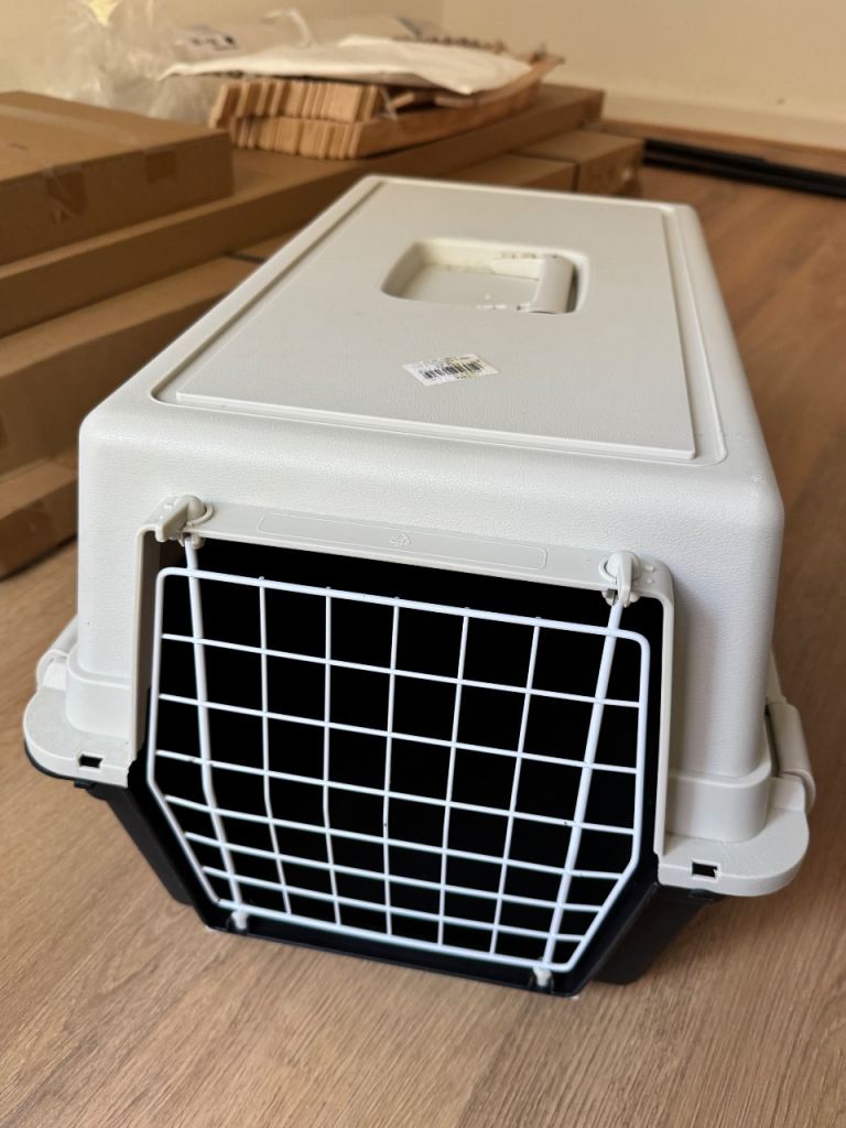 Pet carrier used once