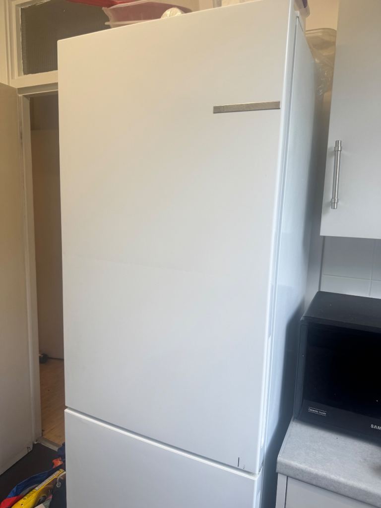 Bosch Fridge Freezer - White, Good Condition