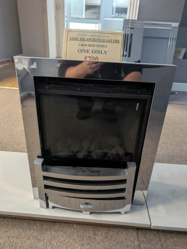 Logic 3.4kw gas fire new display model 