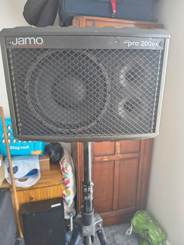 2 Jamo Pro 200ex Speaker on Stand – Good Condition