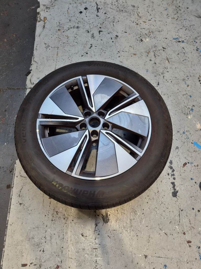 Skoda enyaq 19inch wheel