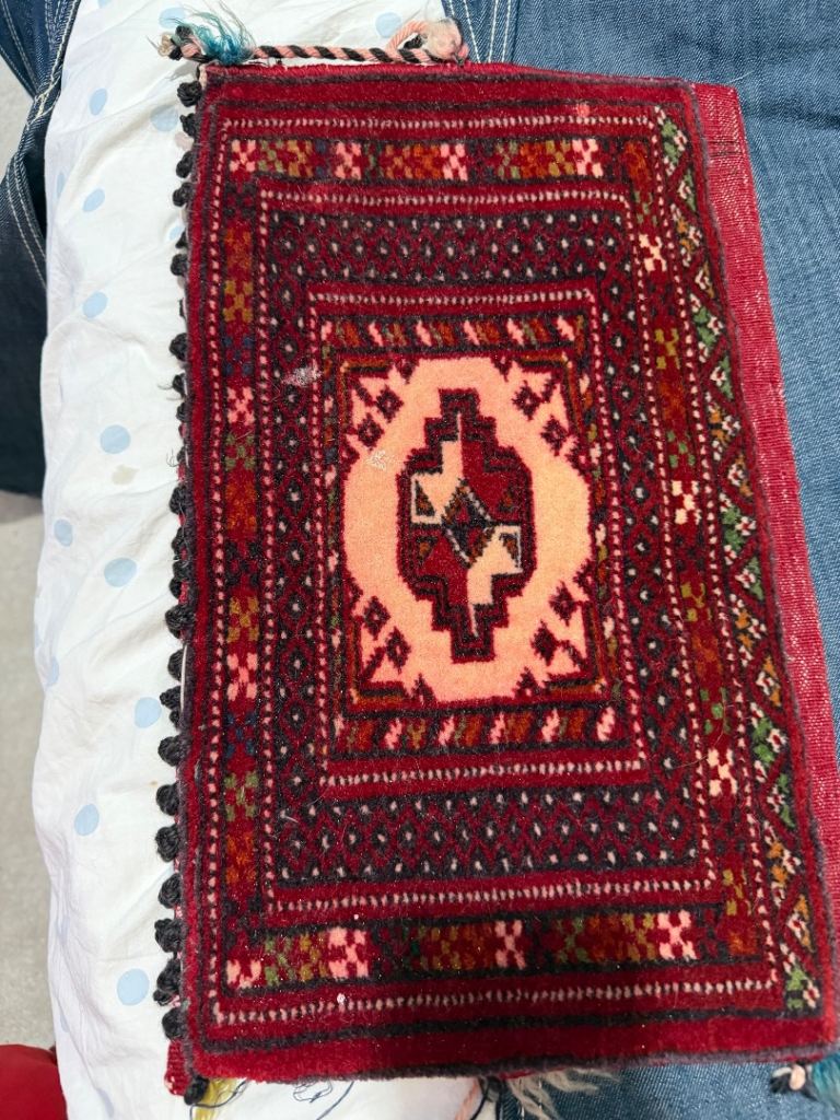 Small Traditional handmade Persian Rug 