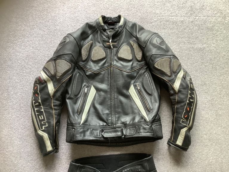 Quality LOOKWELL Leather Motorcycle Fully Armoured Jacket (size XL) and Trousers (size 32” L) suit.