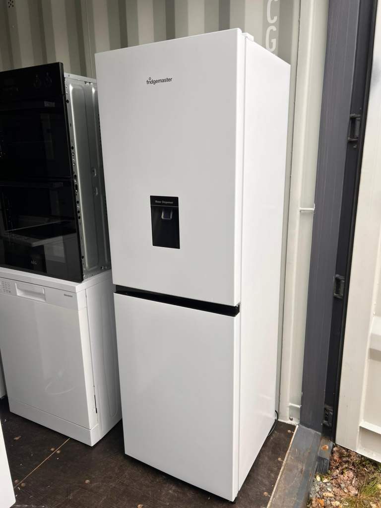 Fridge Freezer - Fridgemaster (Delivery Available) Product ID:636