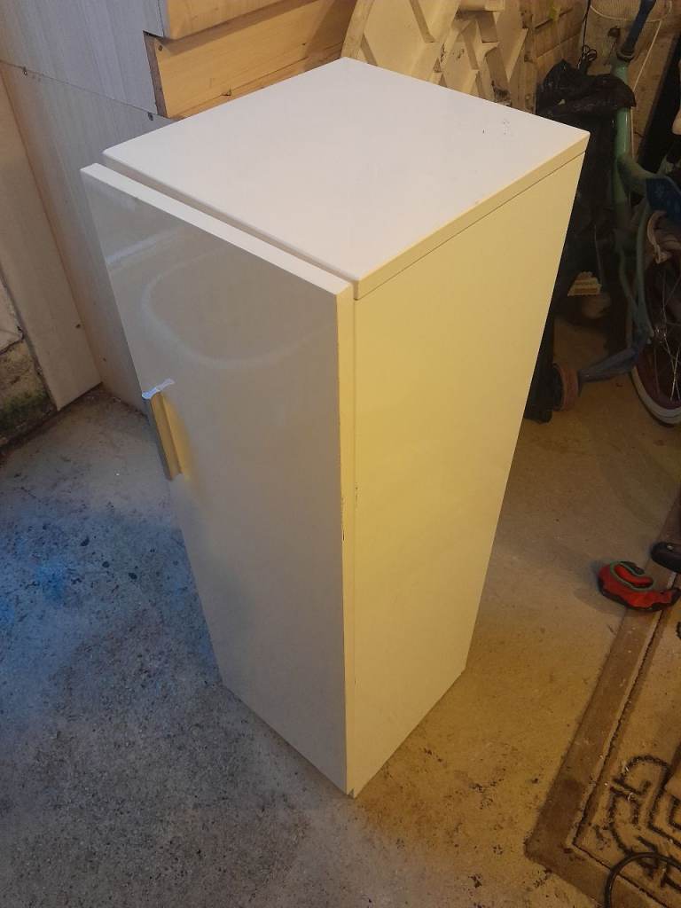 Bathroom cabinet 