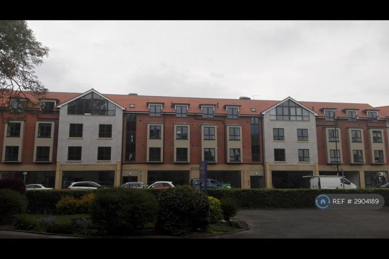 2 bedroom flat in Calendula Place, Bournemouth, BH7 (2 bed) (#2904189)