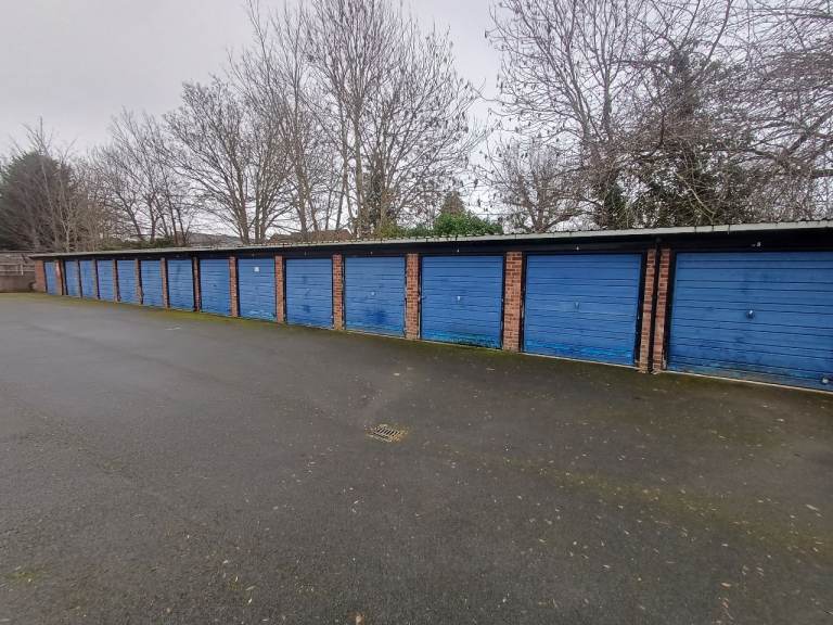 Secure Garage to rent Accocks green Birmingham B276QA